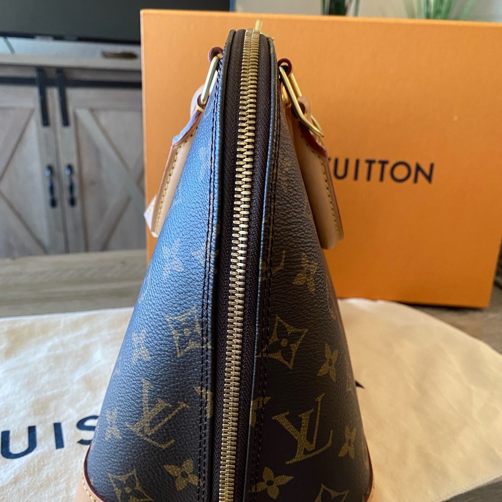 Louis Vuitton Alma - Picture 11 of 15